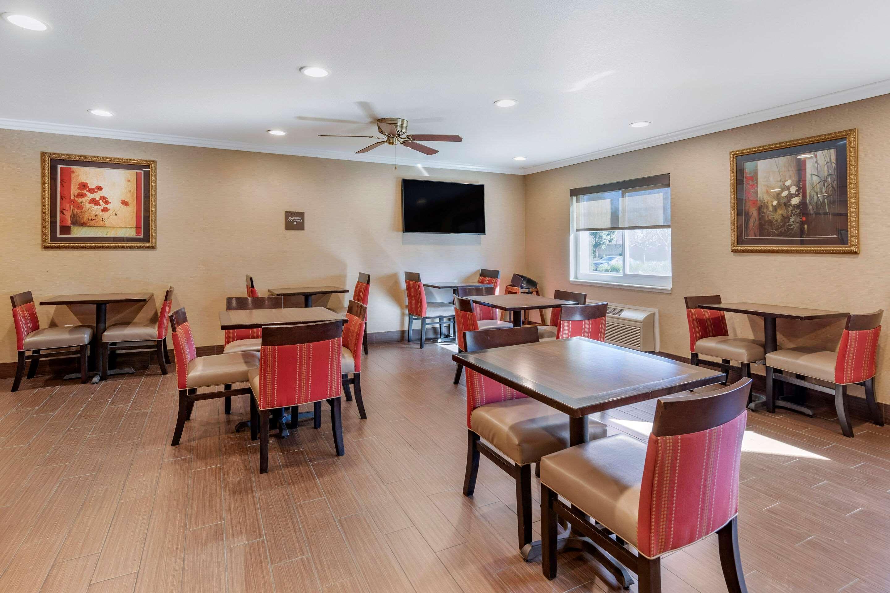 Comfort Inn Fontana Εξωτερικό φωτογραφία