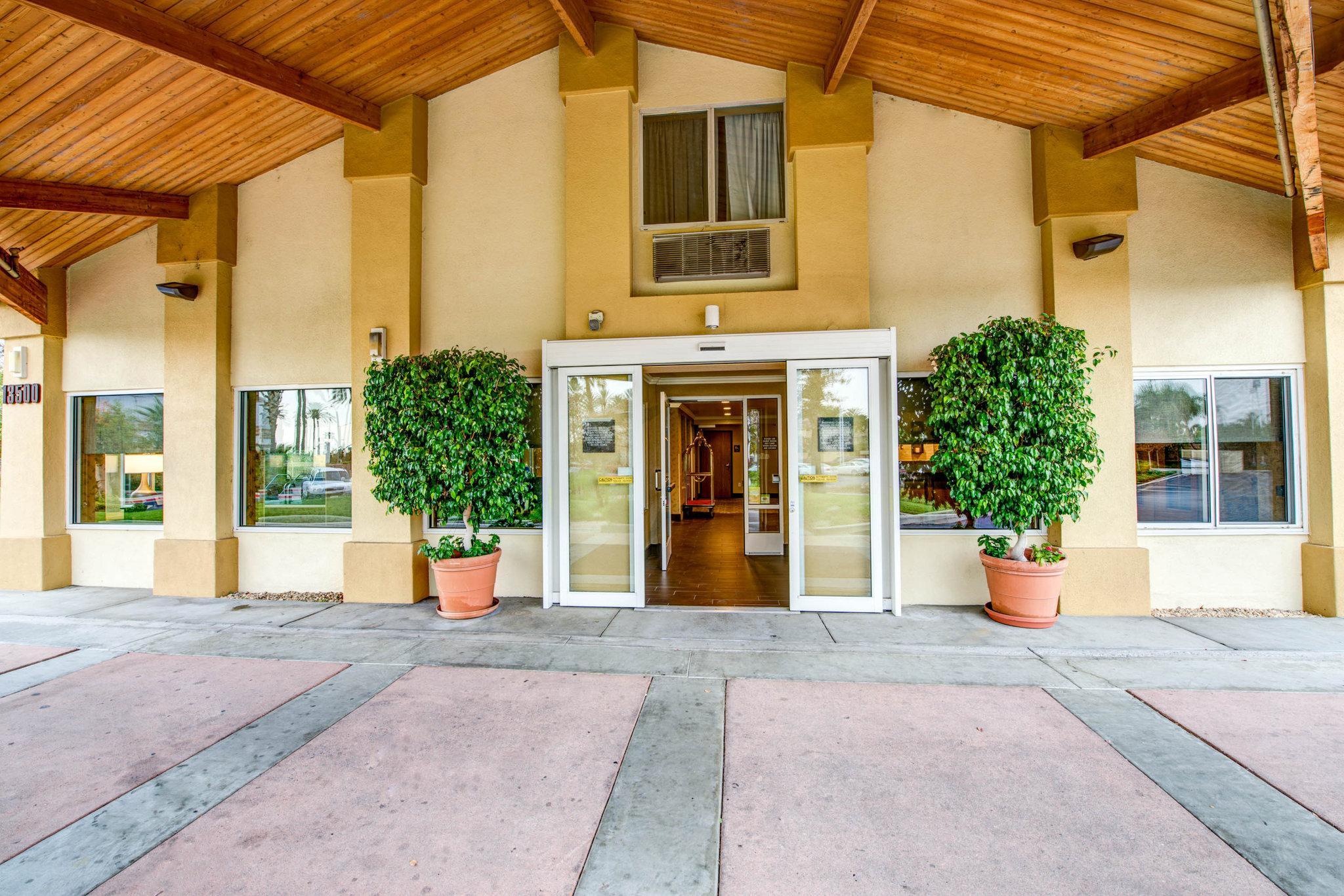 Comfort Inn Fontana Εξωτερικό φωτογραφία